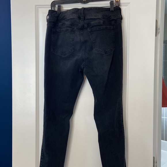 Torrid Premium women’s 10R black distressed jeans, good stretch - Picture 6 of 7